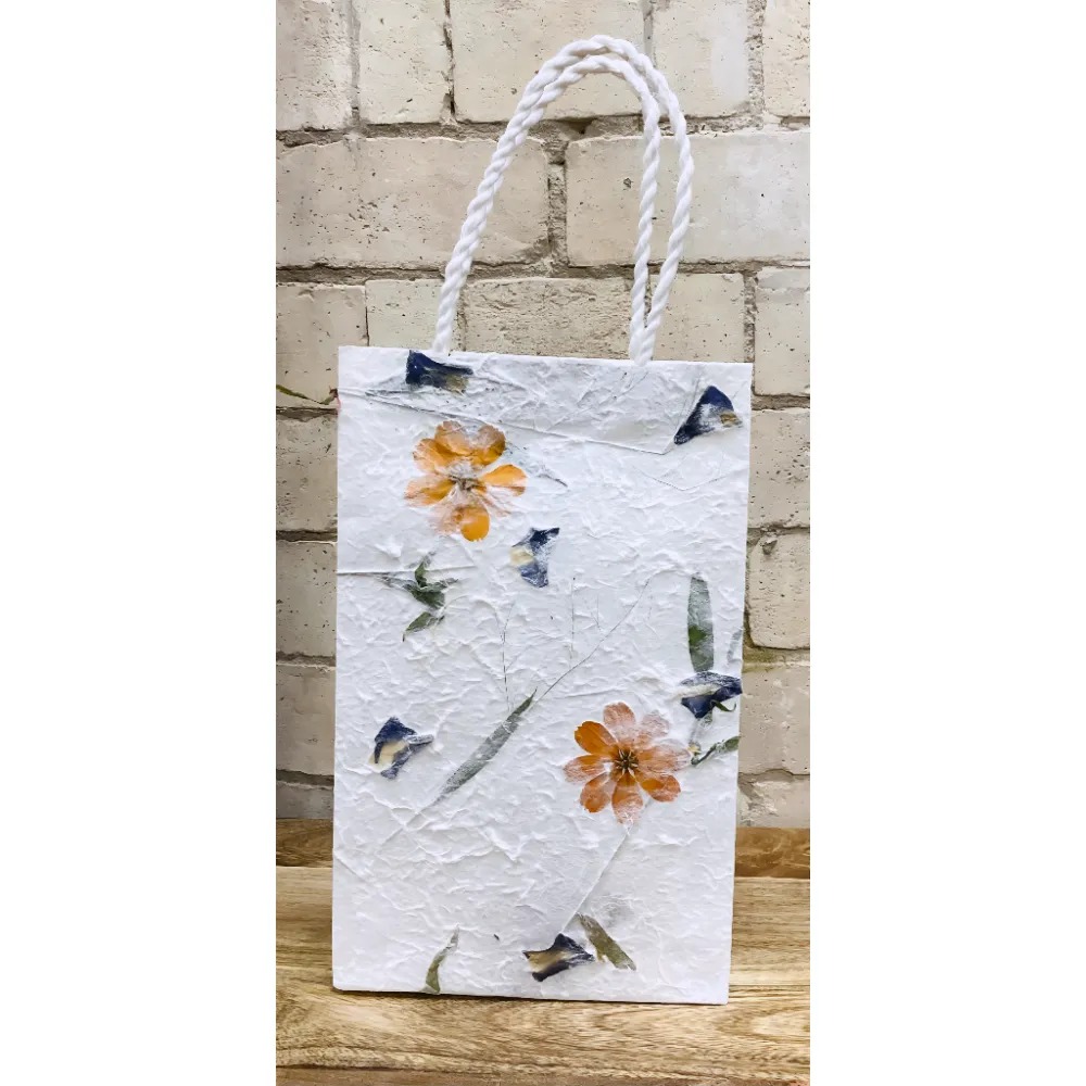 Saa Gift Bag with Petals - White - 12" X 7.5"