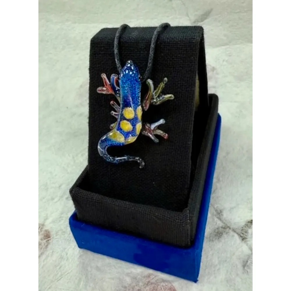 Hand Blown Glass Pendant - Gecko - Image 3