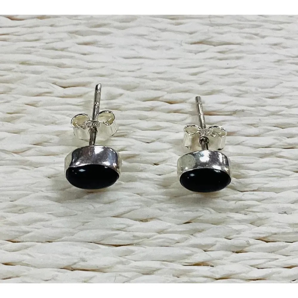 Black Onyx Studs - Oval